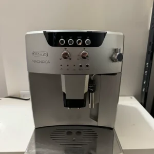 Repasovaný DeLonghi Magnifica ESAM 04.110.S